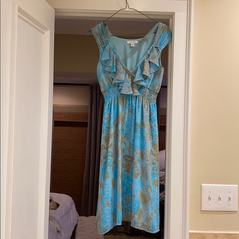 Light blue dress with a flow. Great for summer